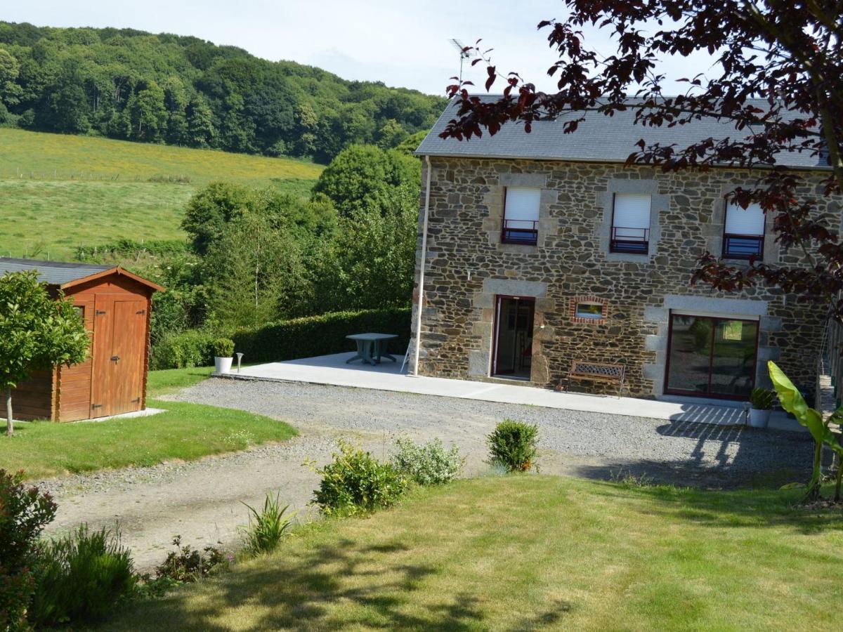 Cosy Chalet With Private Garden In Normandy Isigny-le-Buat Esterno foto