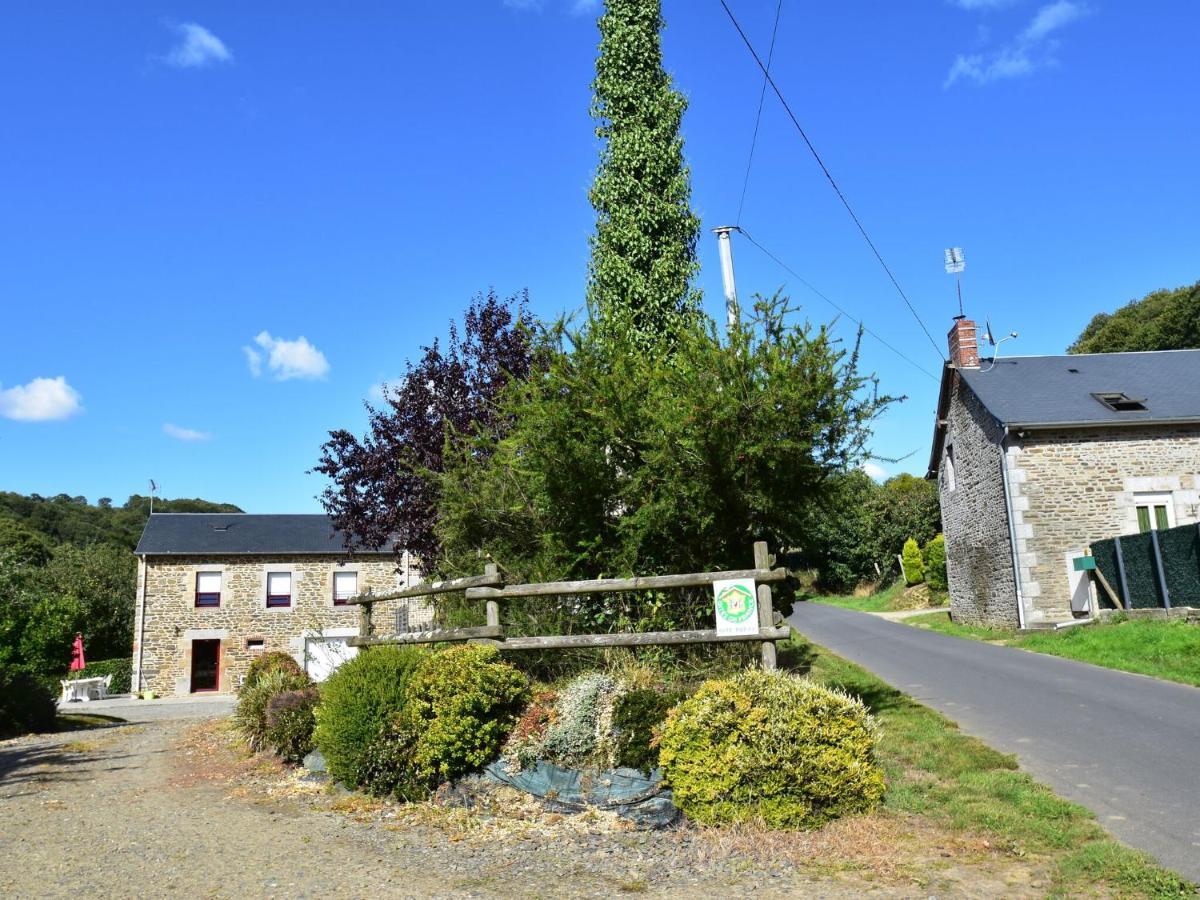 Cosy Chalet With Private Garden In Normandy Isigny-le-Buat Esterno foto