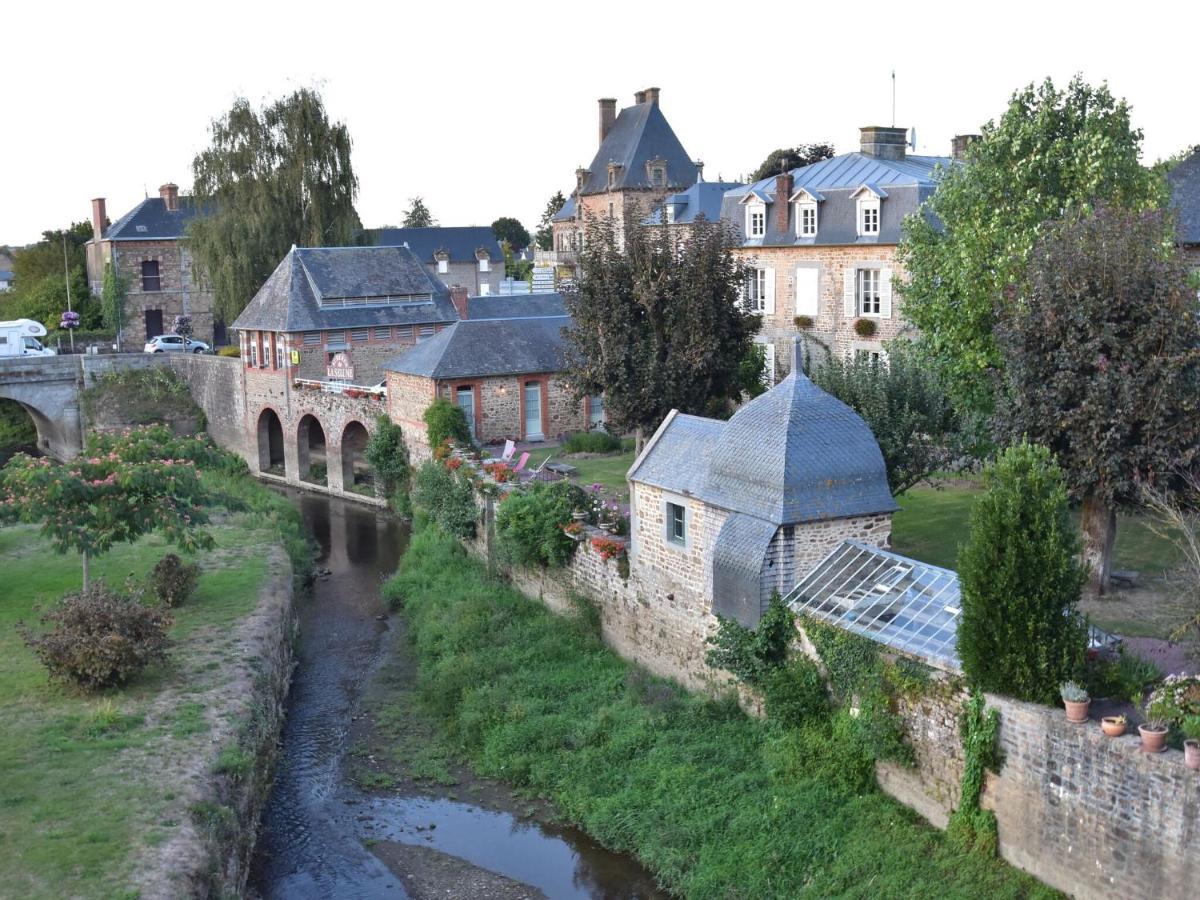 Cosy Chalet With Private Garden In Normandy Isigny-le-Buat Esterno foto