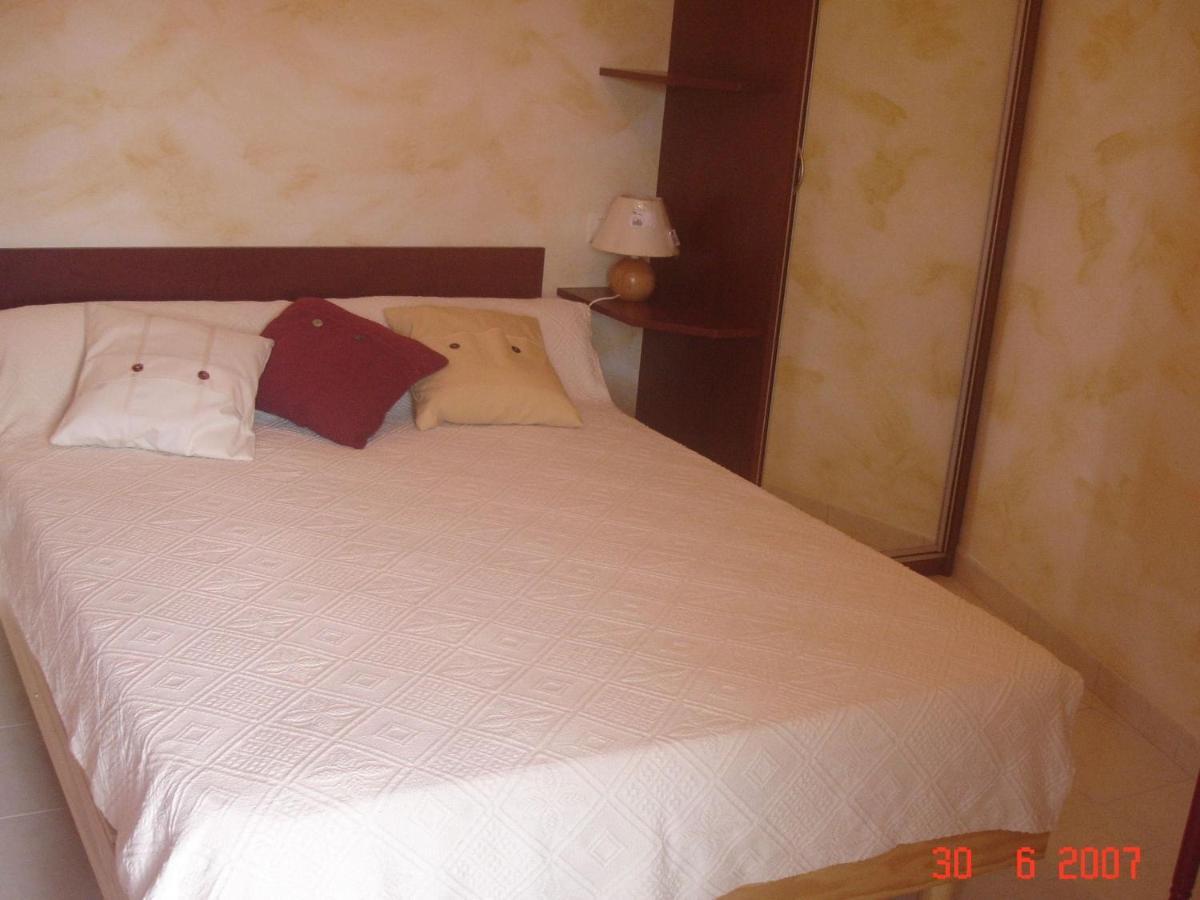 Cosy Chalet With Private Garden In Normandy Isigny-le-Buat Esterno foto