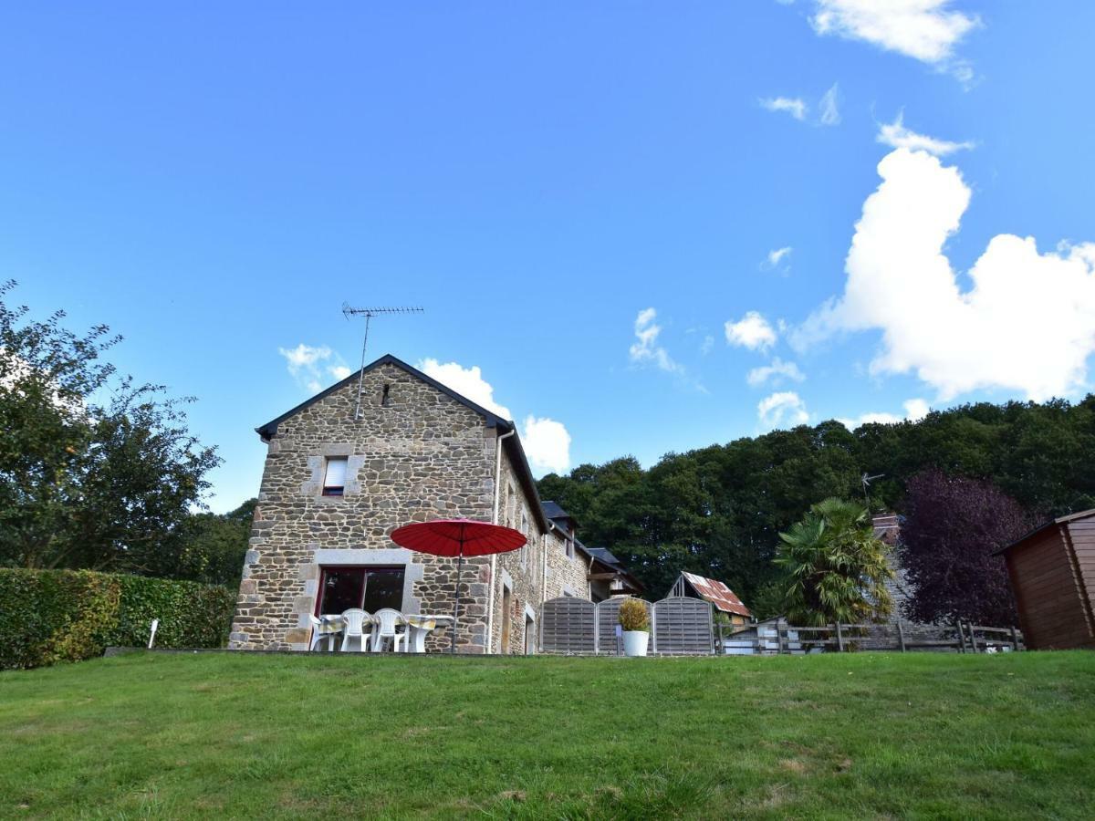 Cosy Chalet With Private Garden In Normandy Isigny-le-Buat Esterno foto