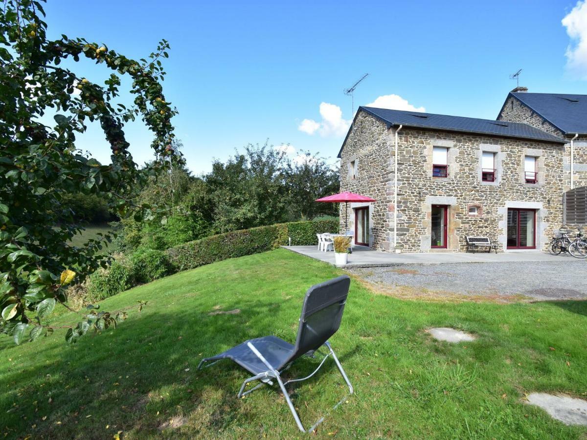 Cosy Chalet With Private Garden In Normandy Isigny-le-Buat Esterno foto